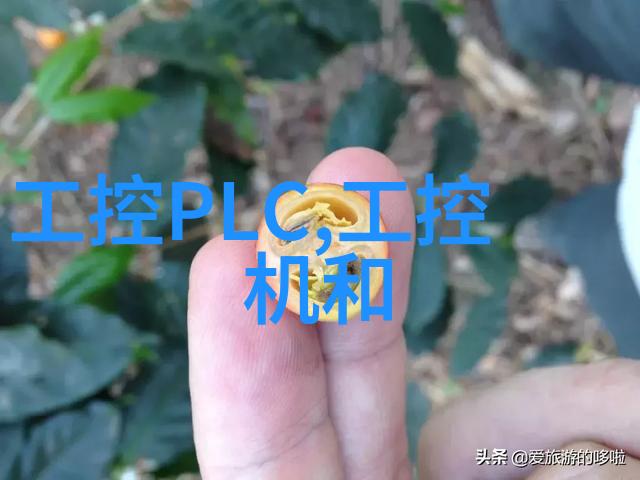 激荡的瑜伽教练水喷到处都是-潮湿的修炼瑜伽教练水泵故障引发的意外风波